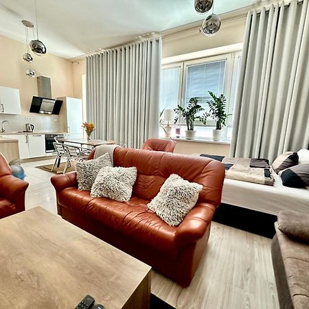Princess Main Square Apartment Попрад Екстер'єр фото