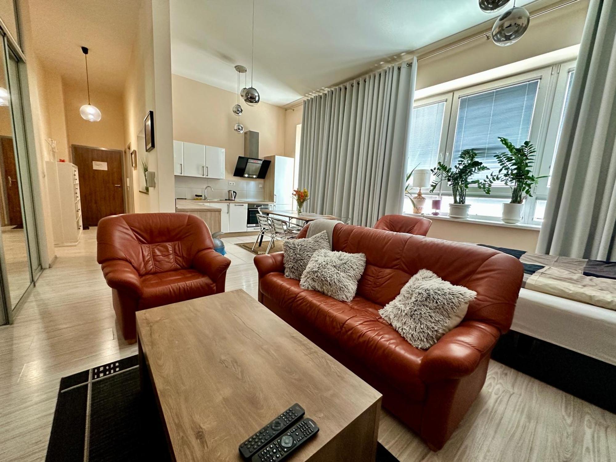Princess Main Square Apartment Попрад Екстер'єр фото
