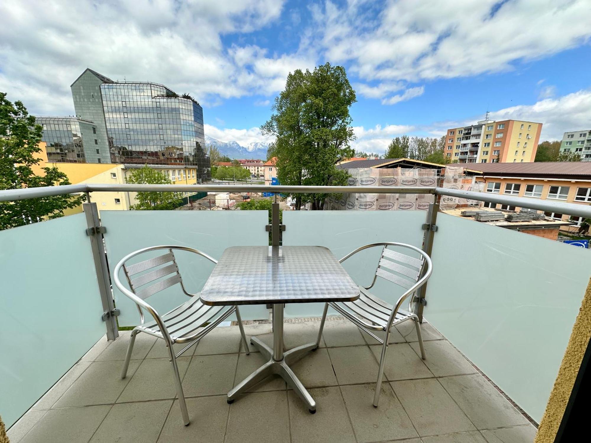 Princess Main Square Apartment Попрад Екстер'єр фото