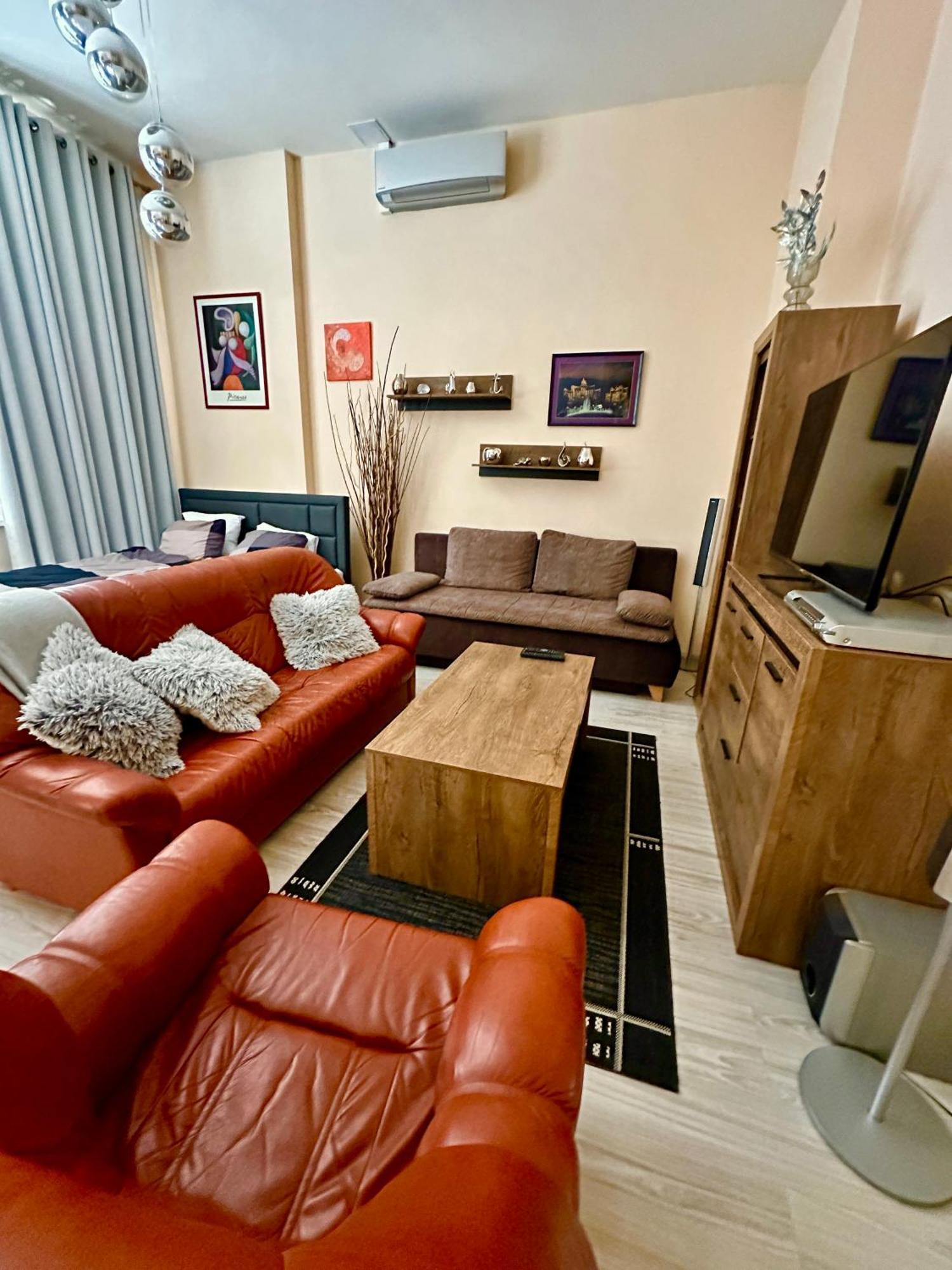 Princess Main Square Apartment Попрад Екстер'єр фото