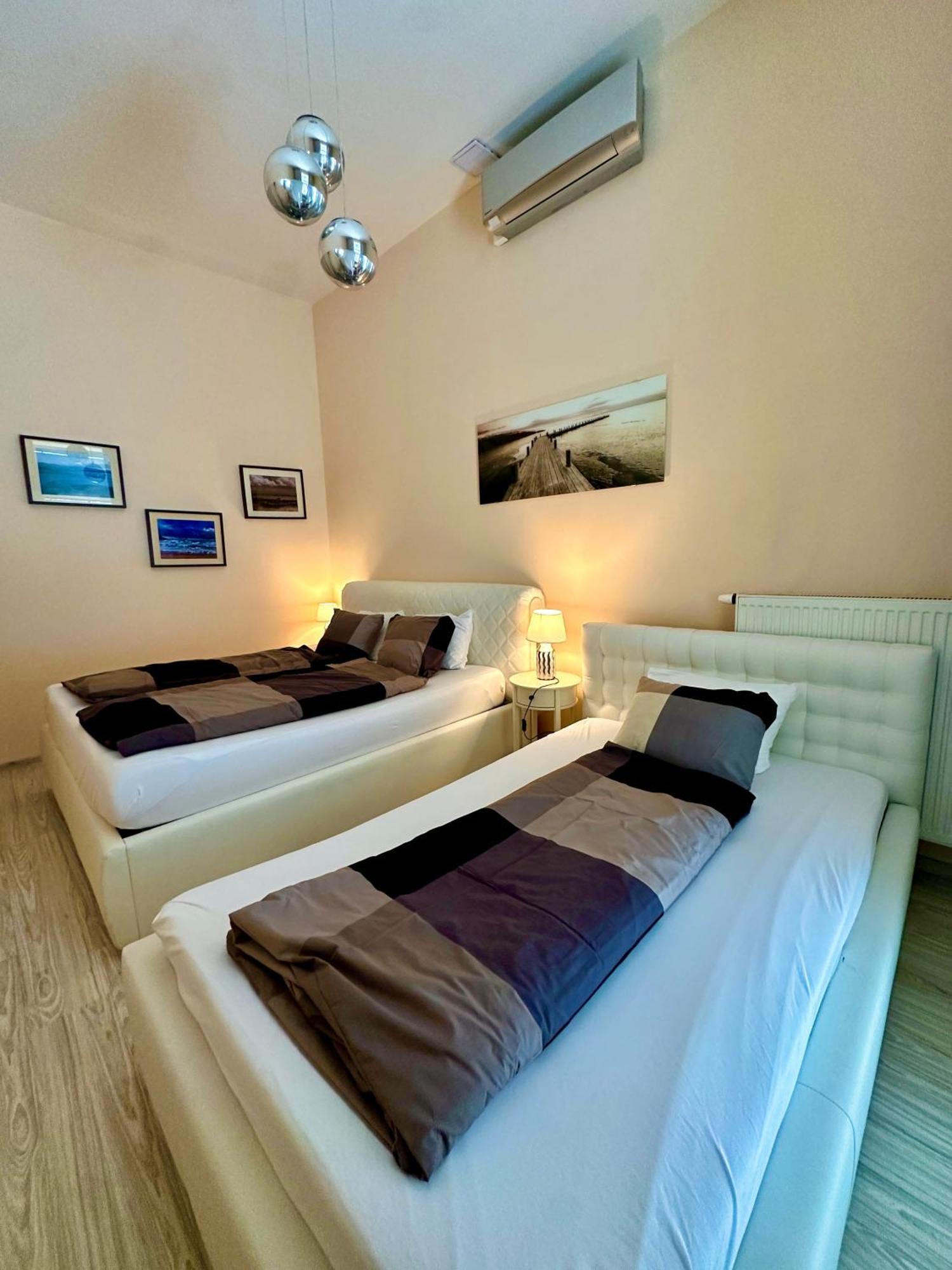 Princess Main Square Apartment Попрад Екстер'єр фото